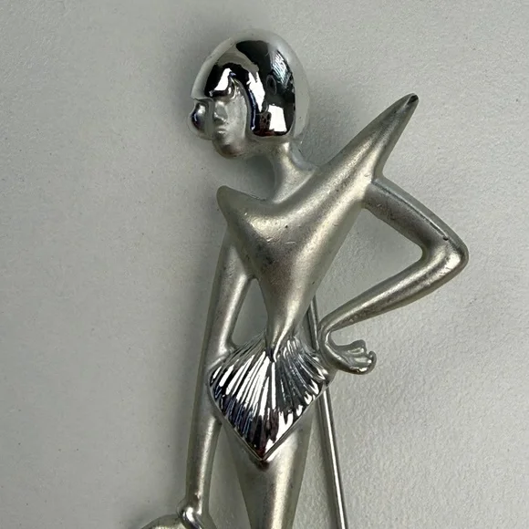 Vintage Art Deco Womens Silver Tone Sculpted Glamour Lady Statement Brooch - Picture 3 of 7